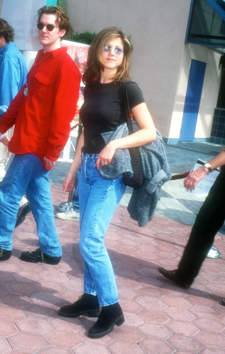 5 Jennifer Aniston Looks from the 90s That Will Inspire Your Spring Wardrobe - image 5