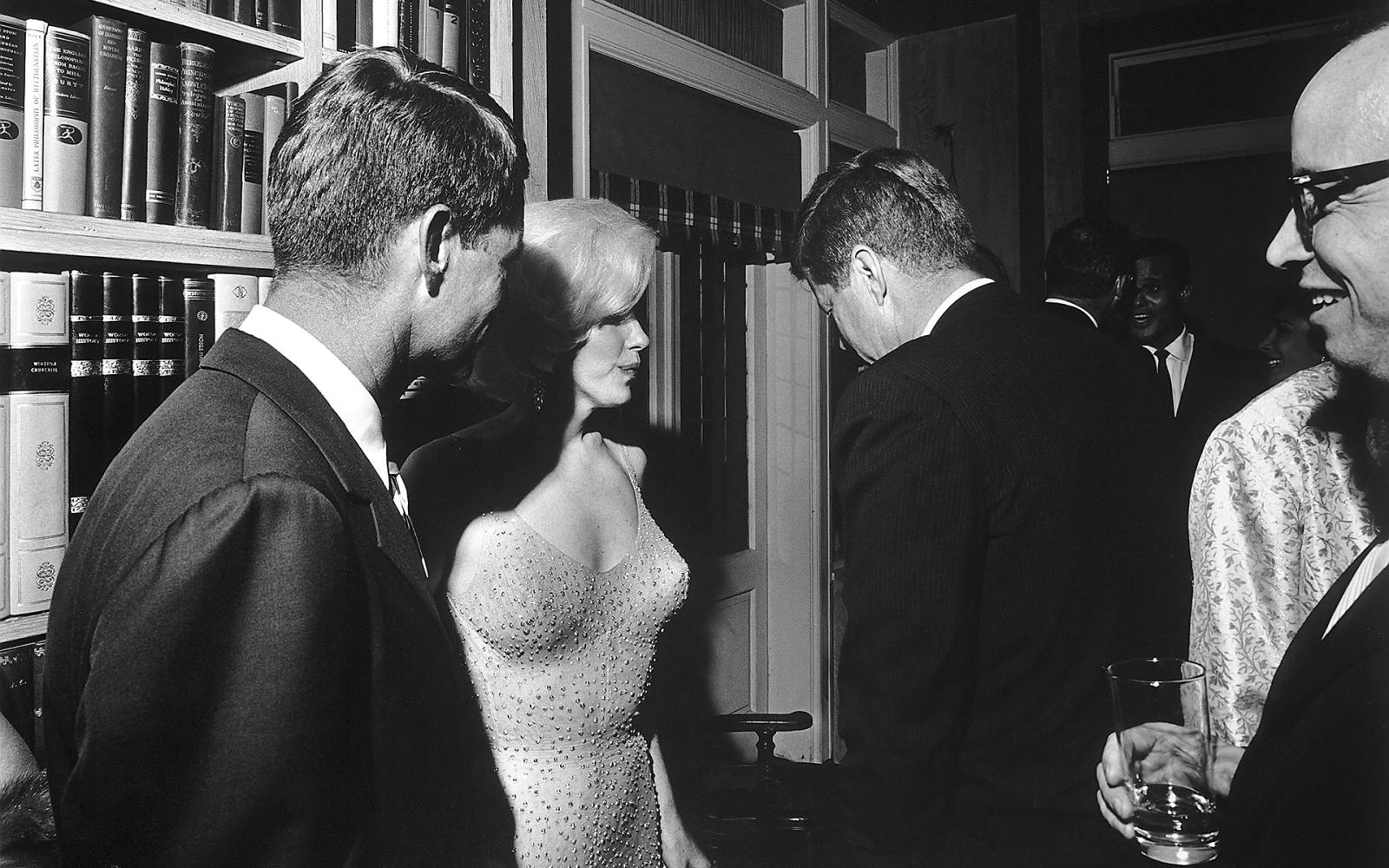 60 Years Later and Marilyn Monroe's Style is Still Rocking the World - image 4