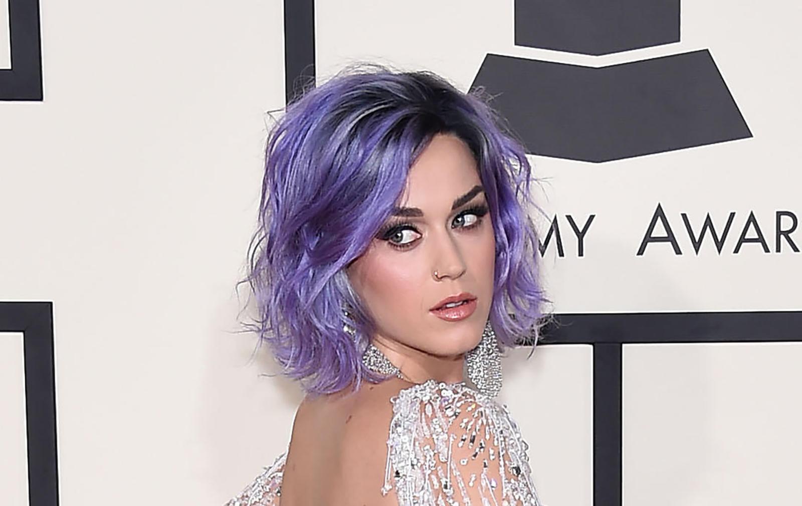 From Blue to Green: 6 Celebrity Hair Transformations That Will Make Your Jaw Drop - image 4