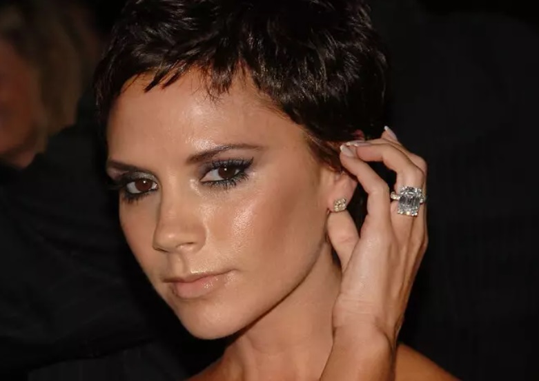 6 Most Expensive Celeb Engagement Rings That Cost More Than Your House - image 6