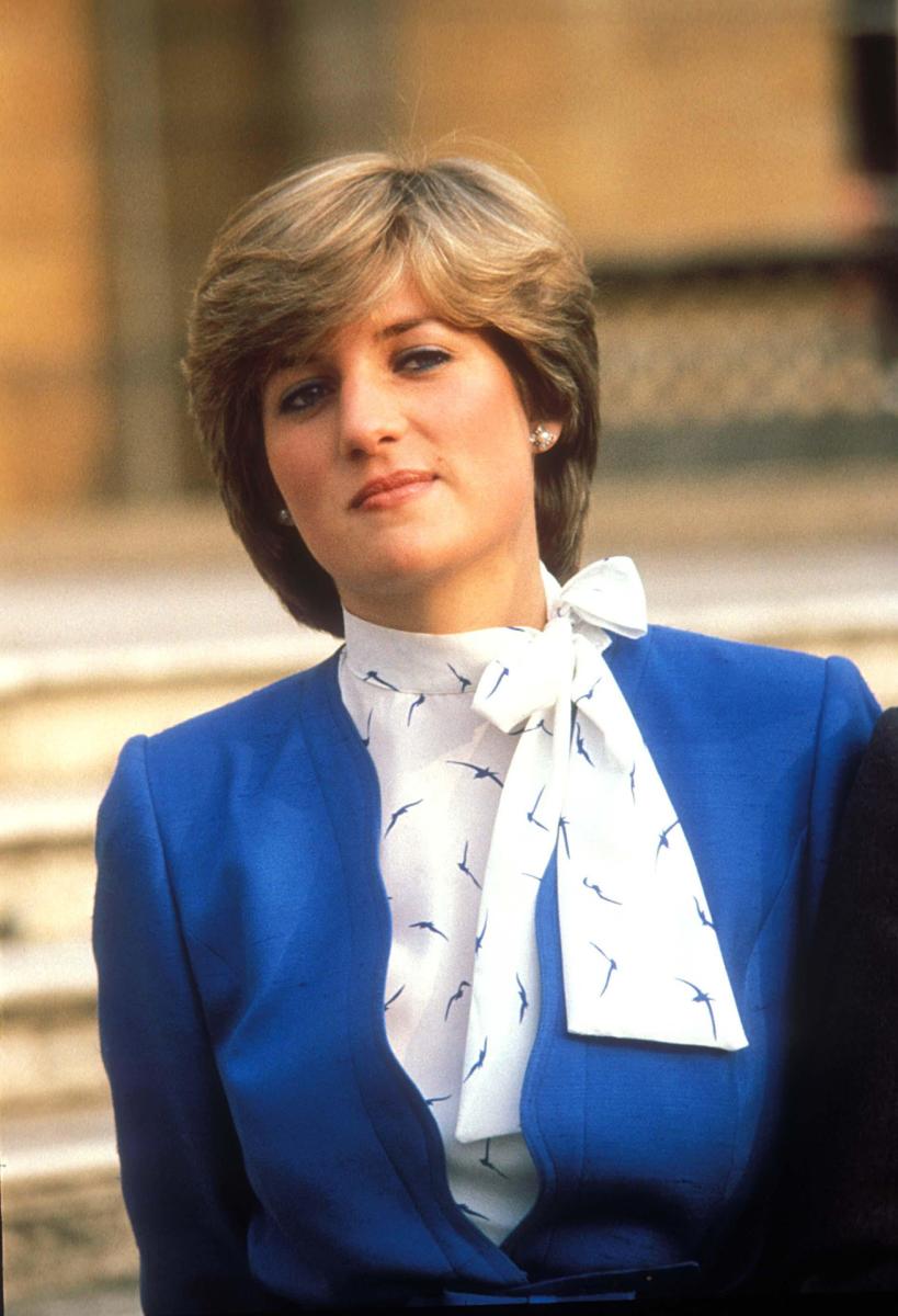 The Evolution of Princess Diana's Style: From Royal Blues to Divorce Hues - image 1