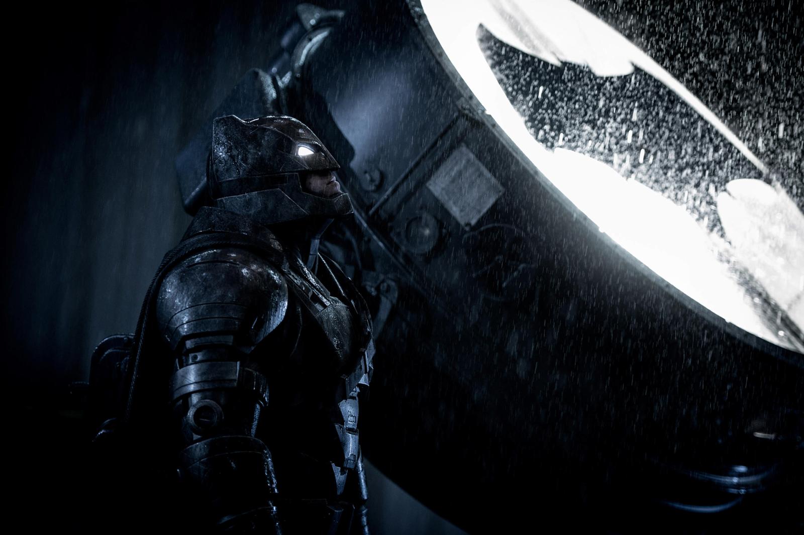 Here's Why Replacing Batfleck Was DCU's Biggest Mistake - image 4