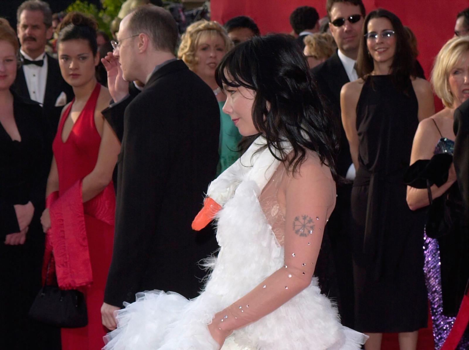 The Dress That Sparked a Thousand Memes: The Tale of Bjork's Swan Gown - image 2