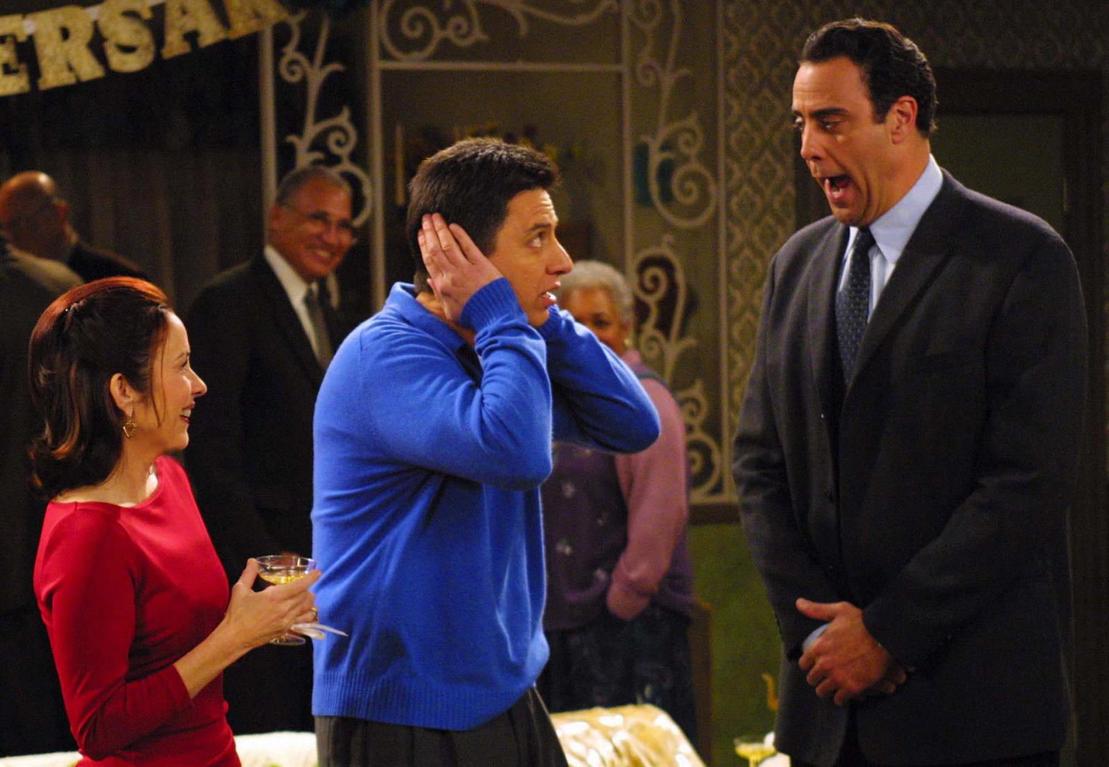 7 Best Sitcoms With Laugh Tracks, According to Reddit - image 4