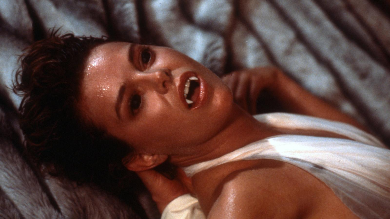 8 Scary Vampire Movies to Watch This Halloween (No Twilight, We Promise) - image 5