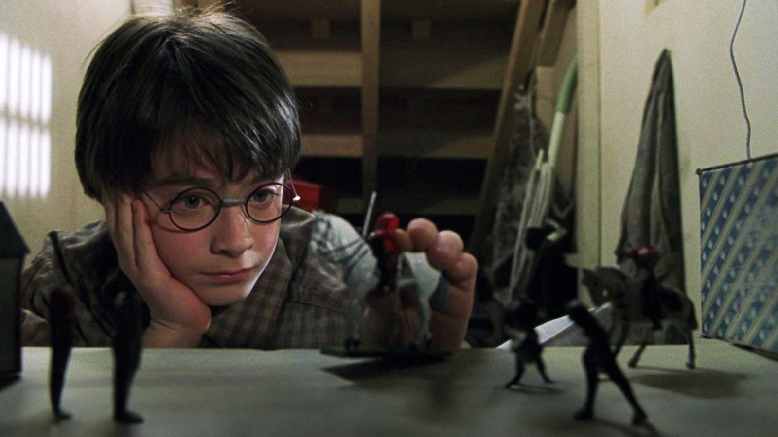 6 Sorcerer's Stone Movie Scenes That J.K. Rowling Didn't Write - image 1