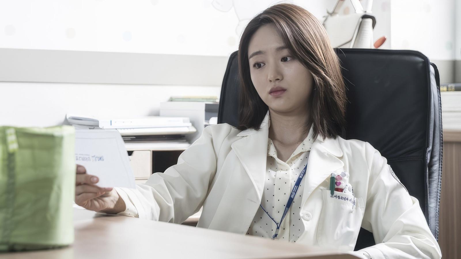 10 Must-See Medical K-Dramas That Aren't Just About Romance - image 8