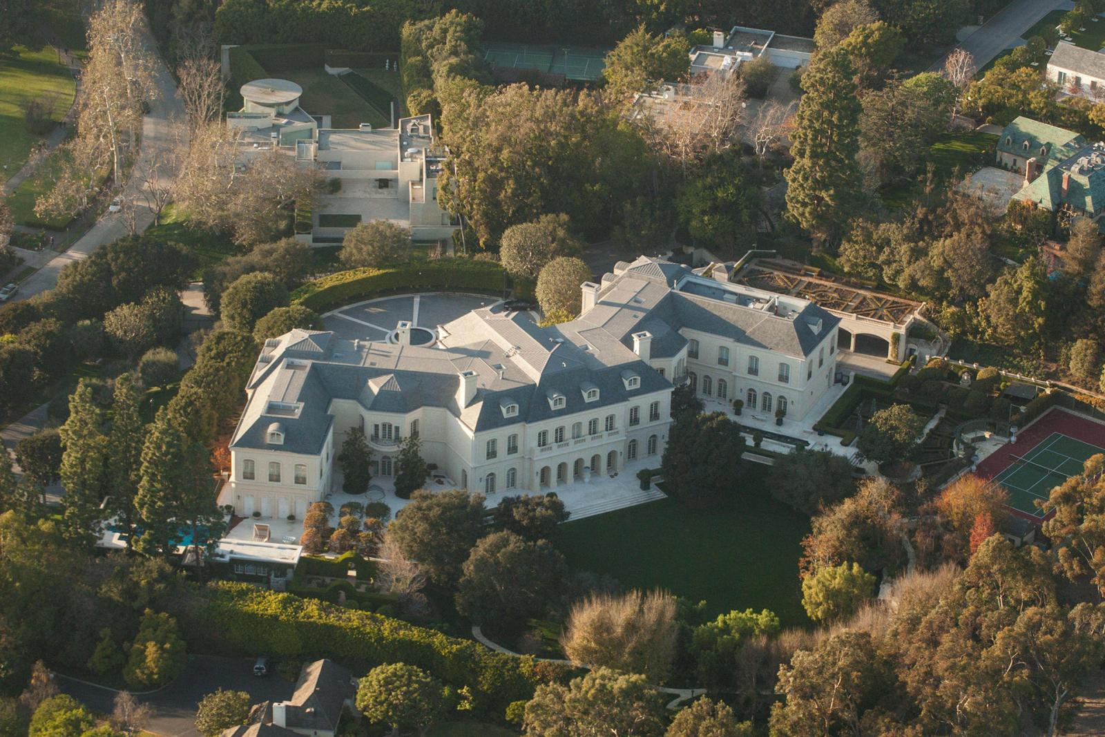 The Top 10 Outrageously Priced Celebrity Homes of 2023 - image 4