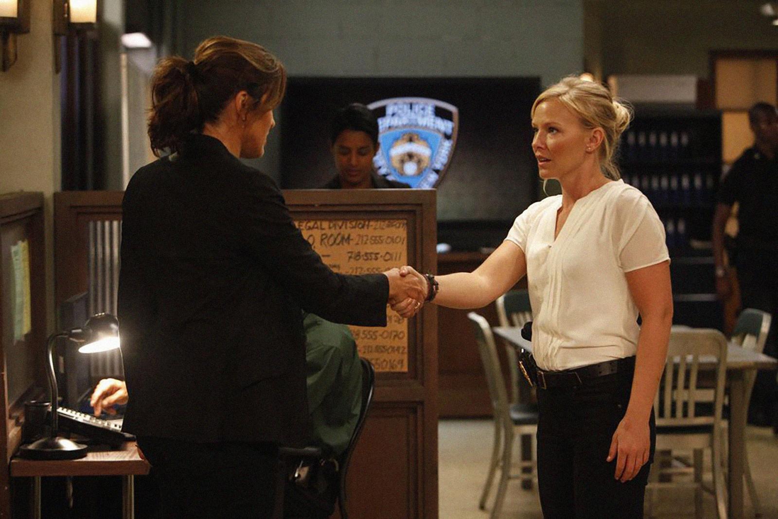 Was Rollins Actually a Good Character? SVU Fans Think It's Not That Simple - image 1