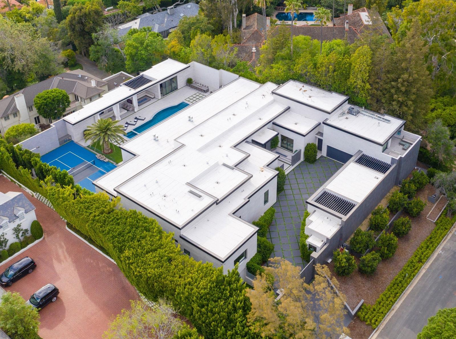 The Top 10 Outrageously Priced Celebrity Homes of 2023 - image 1