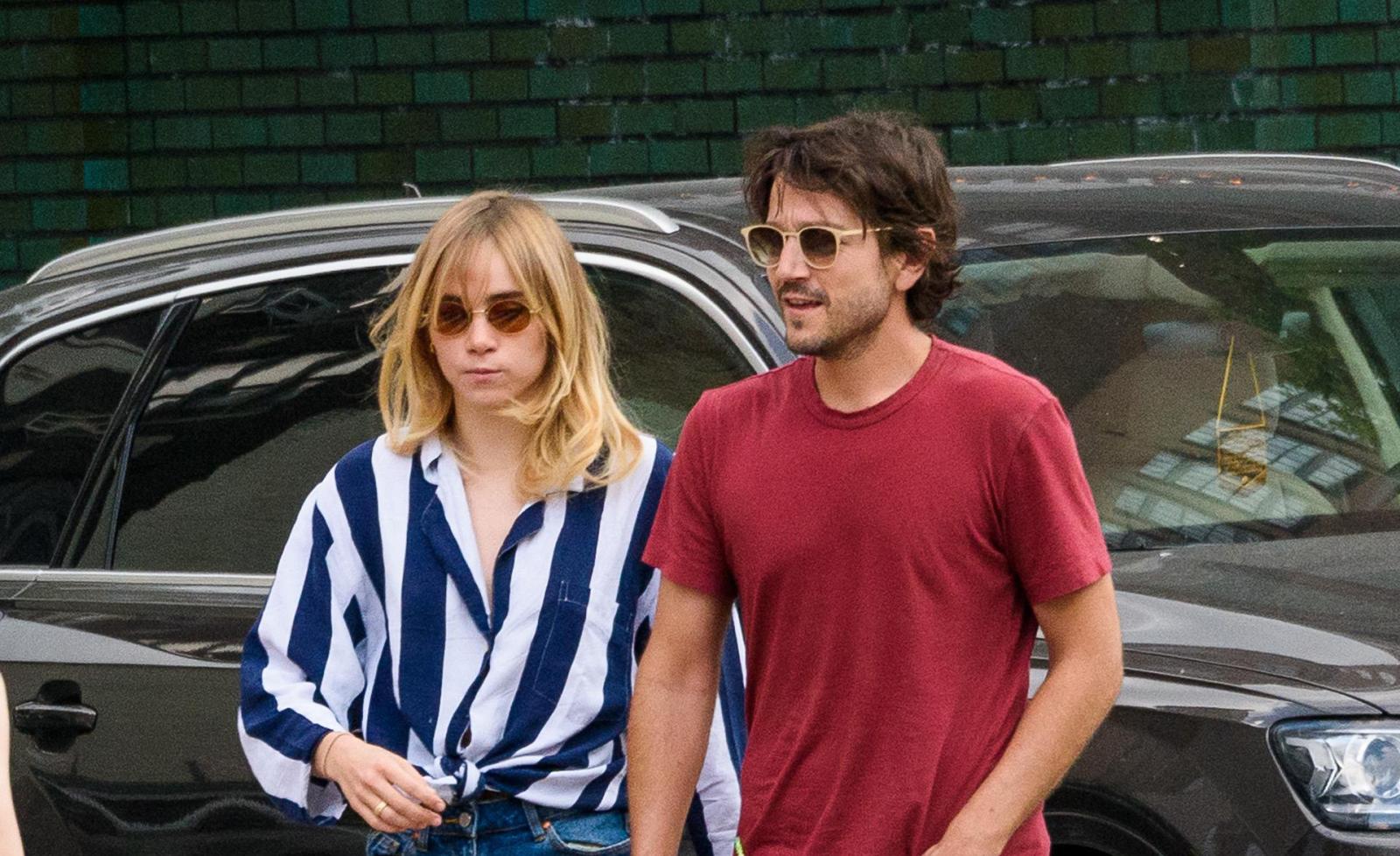 From Bradley Cooper to Robert Pattinson: Suki Waterhouse's Most Famous Relationships - image 2