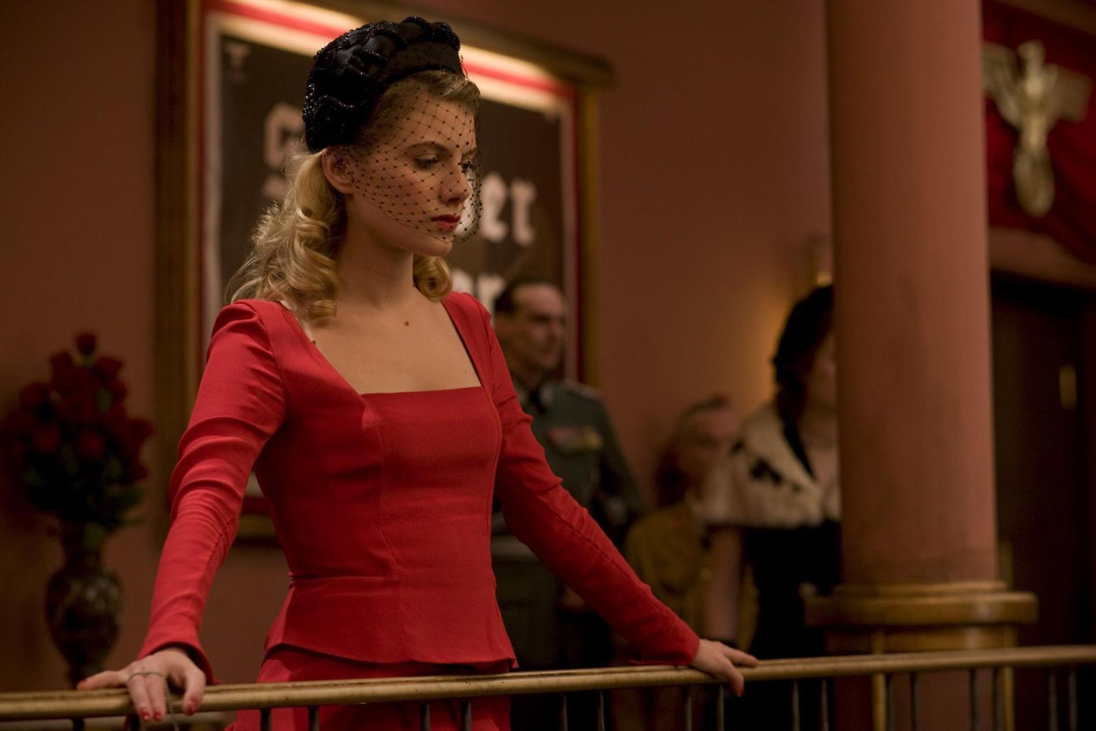 The Red Hot Seven: The Most Memorable Movie Dresses Ever Worn - image 5