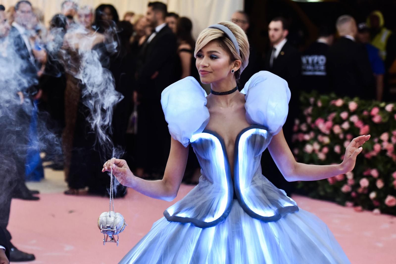 Fairytale Fashion: 5 Celebs Who Pulled Cinderella on the Red Carpet - image 1