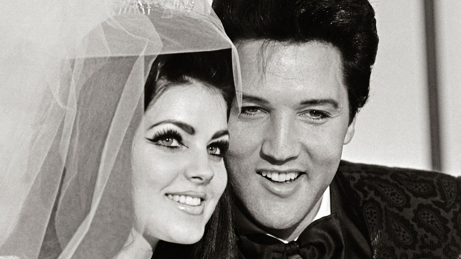 However Scandalous, This Celebrity Romance Was the Biggest Love Story of 20th Century - image 1