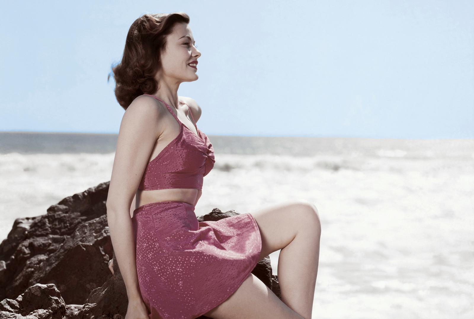 Gene Tierney's Life Destroyed By Single Fan Handshake - image 4