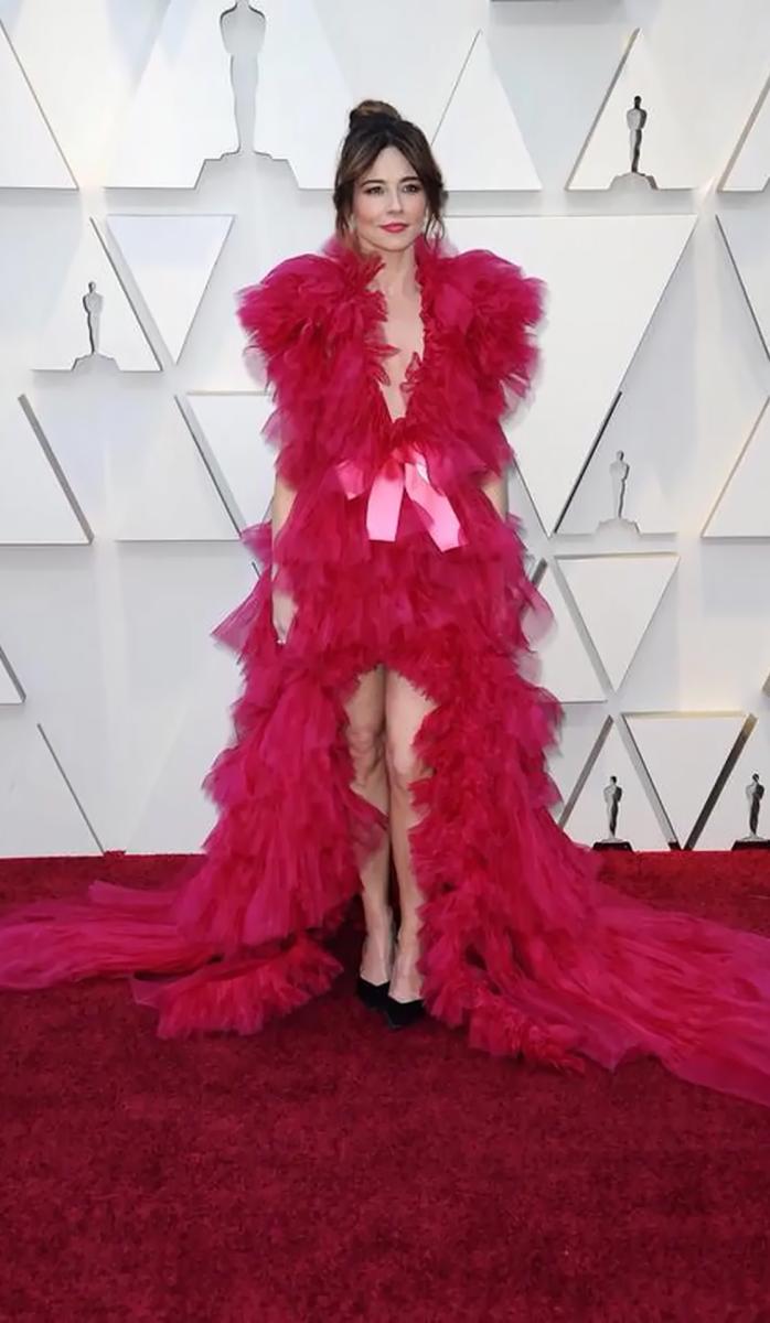 Fashion Fails: The 7 Most Ridiculous Outfits from the Oscars Red Carpet - image 2