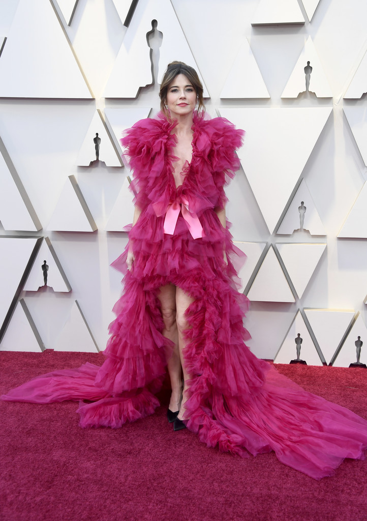 These Oscars Red Carpet Outfits Are So Bad, We Can't Stop Laughing - image 9