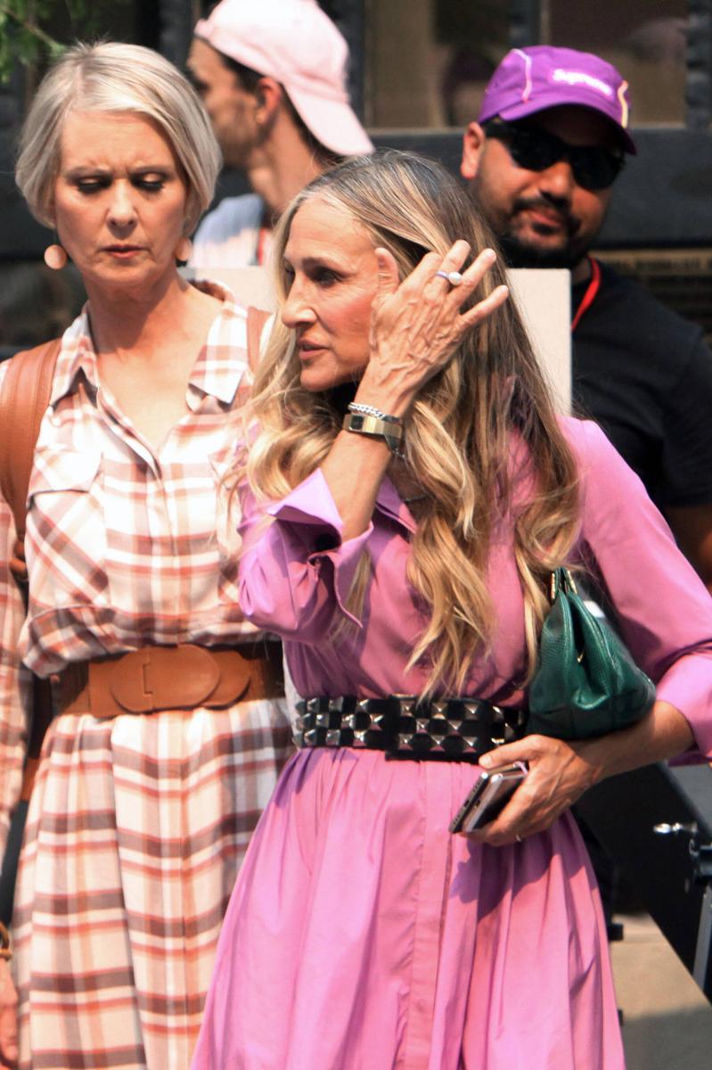 Carrie Bradshaw's Fashion Legacy: Four Pieces That Never Go Out of Style - image 1
