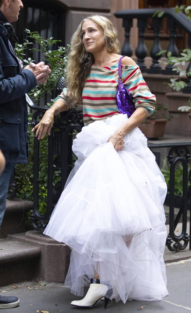 Carrie Bradshaw's Fashion Legacy: Four Pieces That Never Go Out of Style - image 4