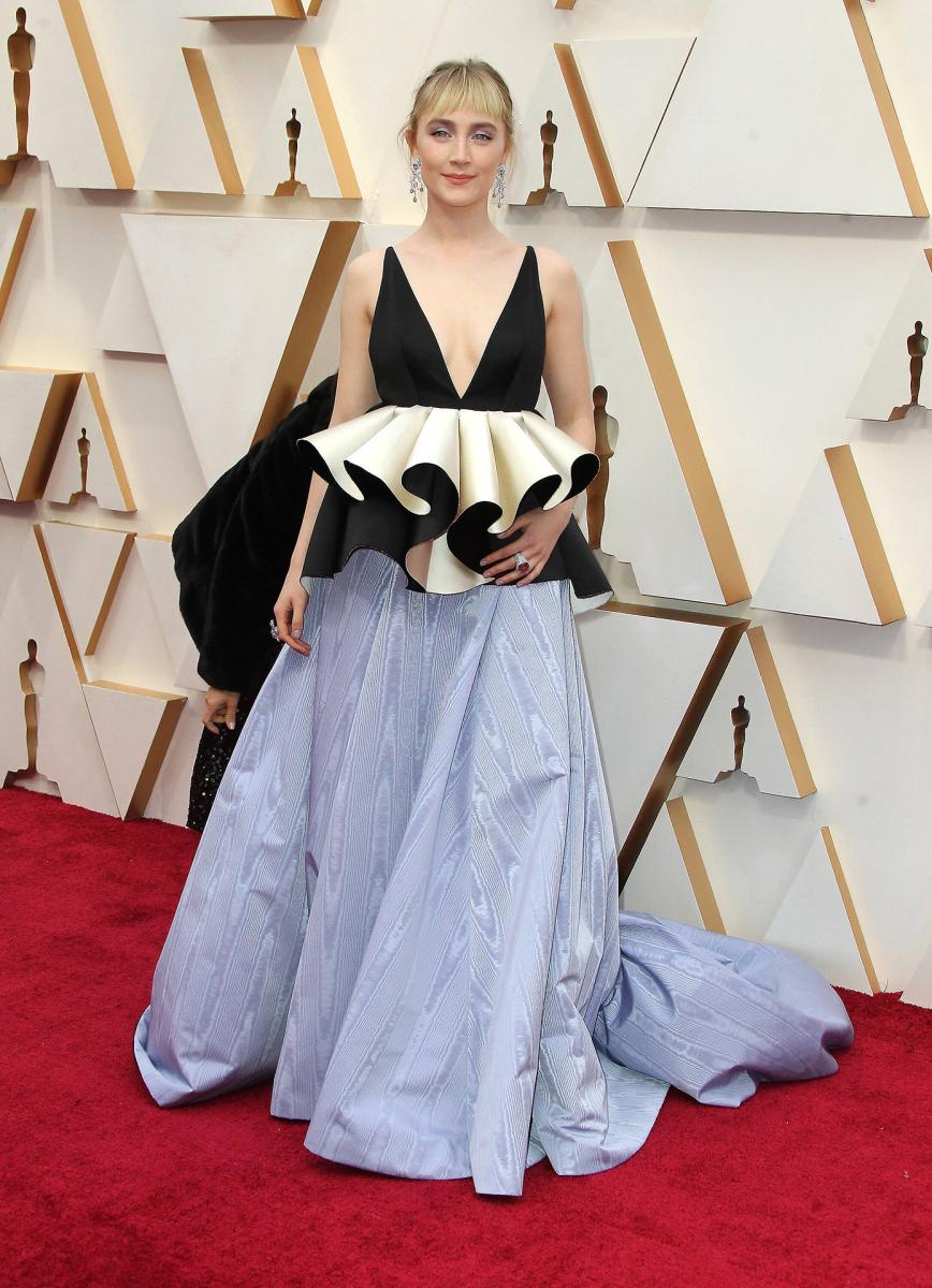 Fashion Fail: The 7 Most Regrettable Outfits to Grace the Oscar Red Carpet in Recent Memory - image 7