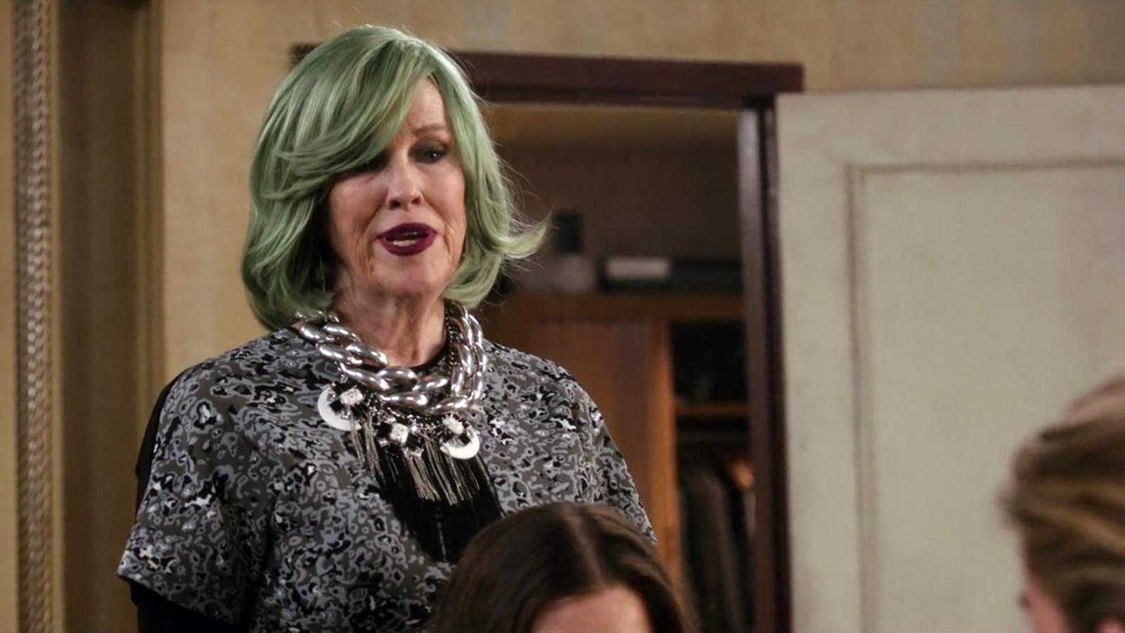 Zodiac Signs as Schitt's Creek Residents: Who Are You in the Town? - image 5
