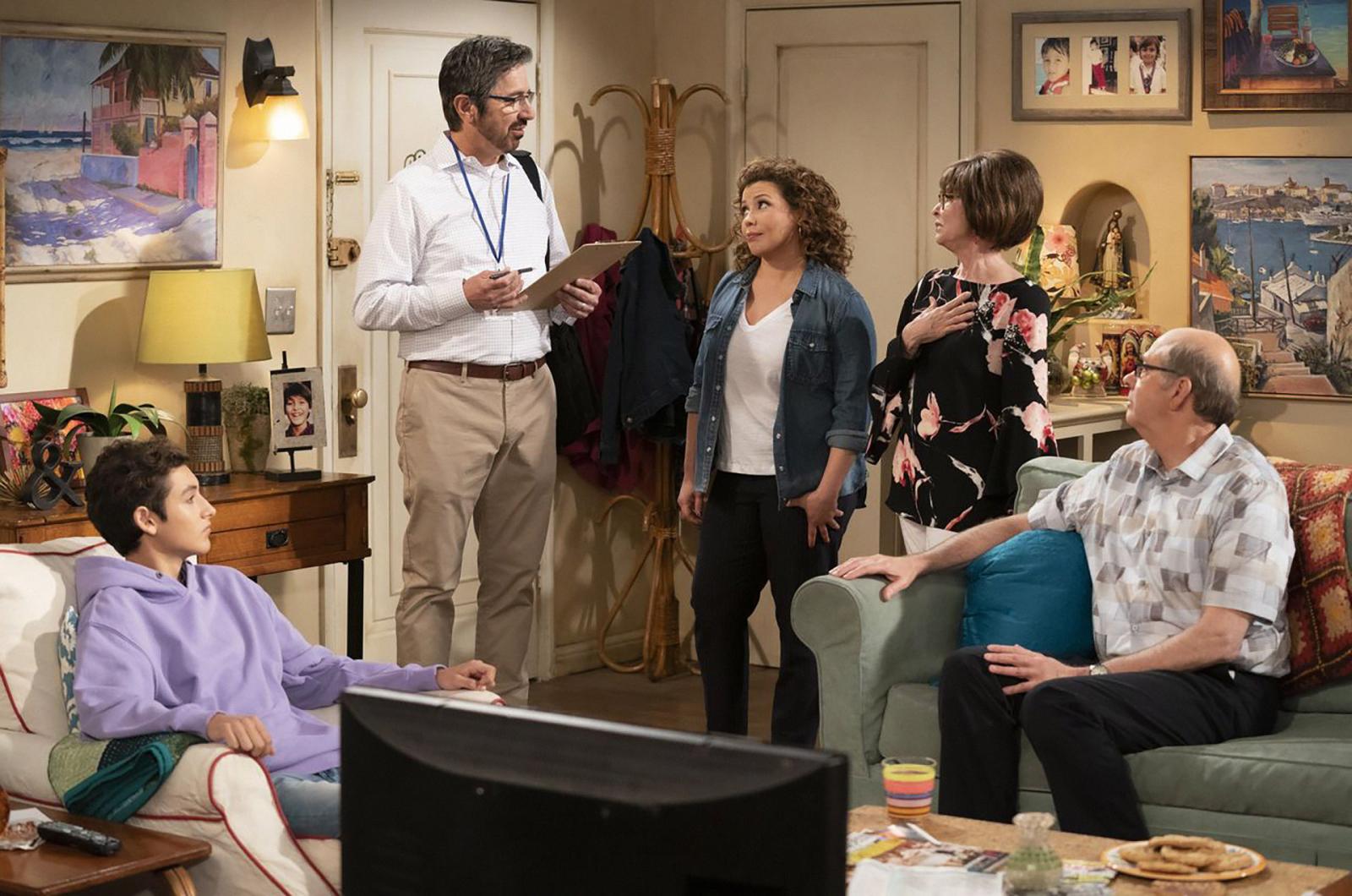 7 Best Sitcoms to Watch With the Family, According to Reddit - image 6