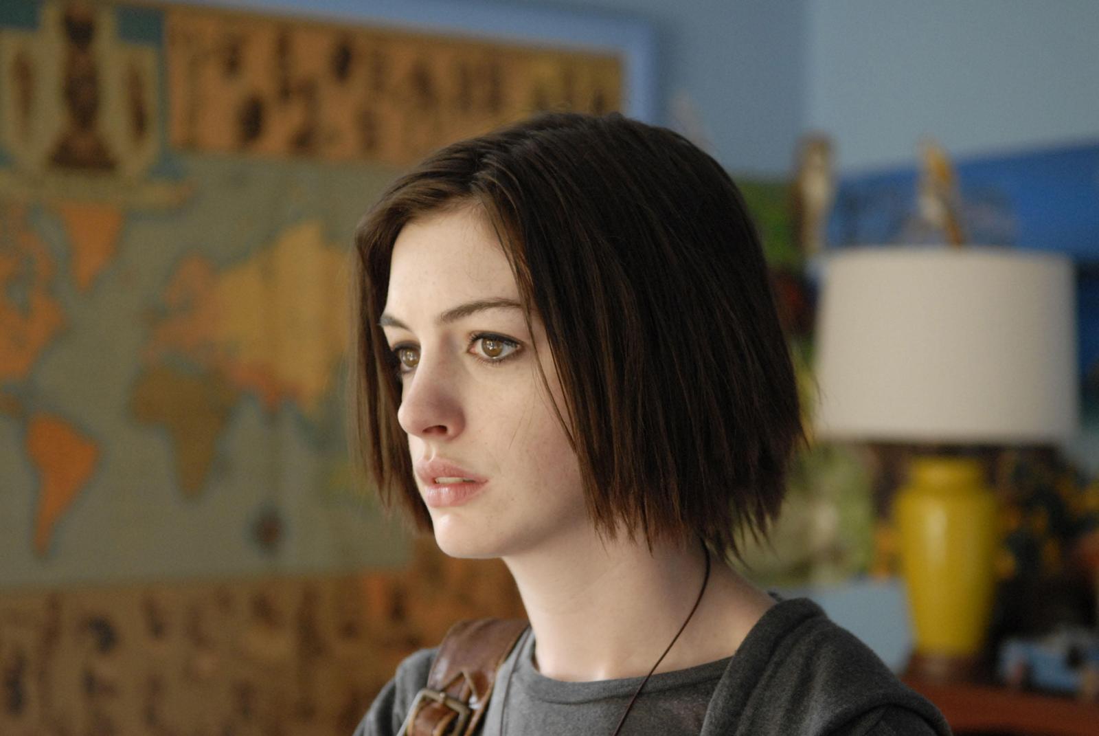 Anne Hathaway's 10 Best Performances That Will Make You a Fan - image 3