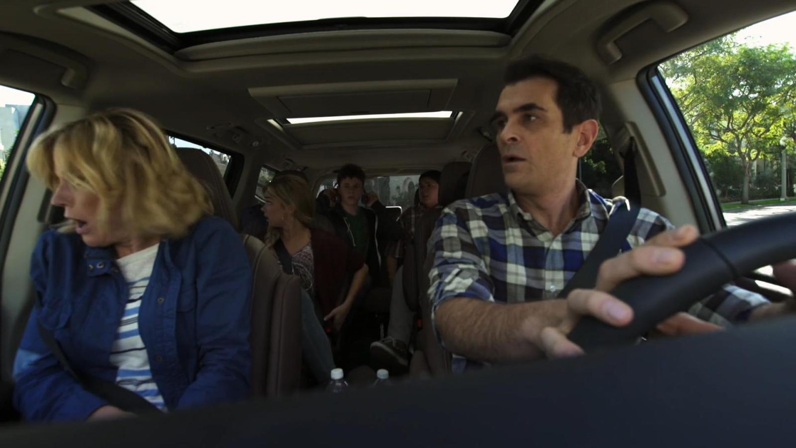 14 Funniest Modern Family Episodes, Ranked - image 12