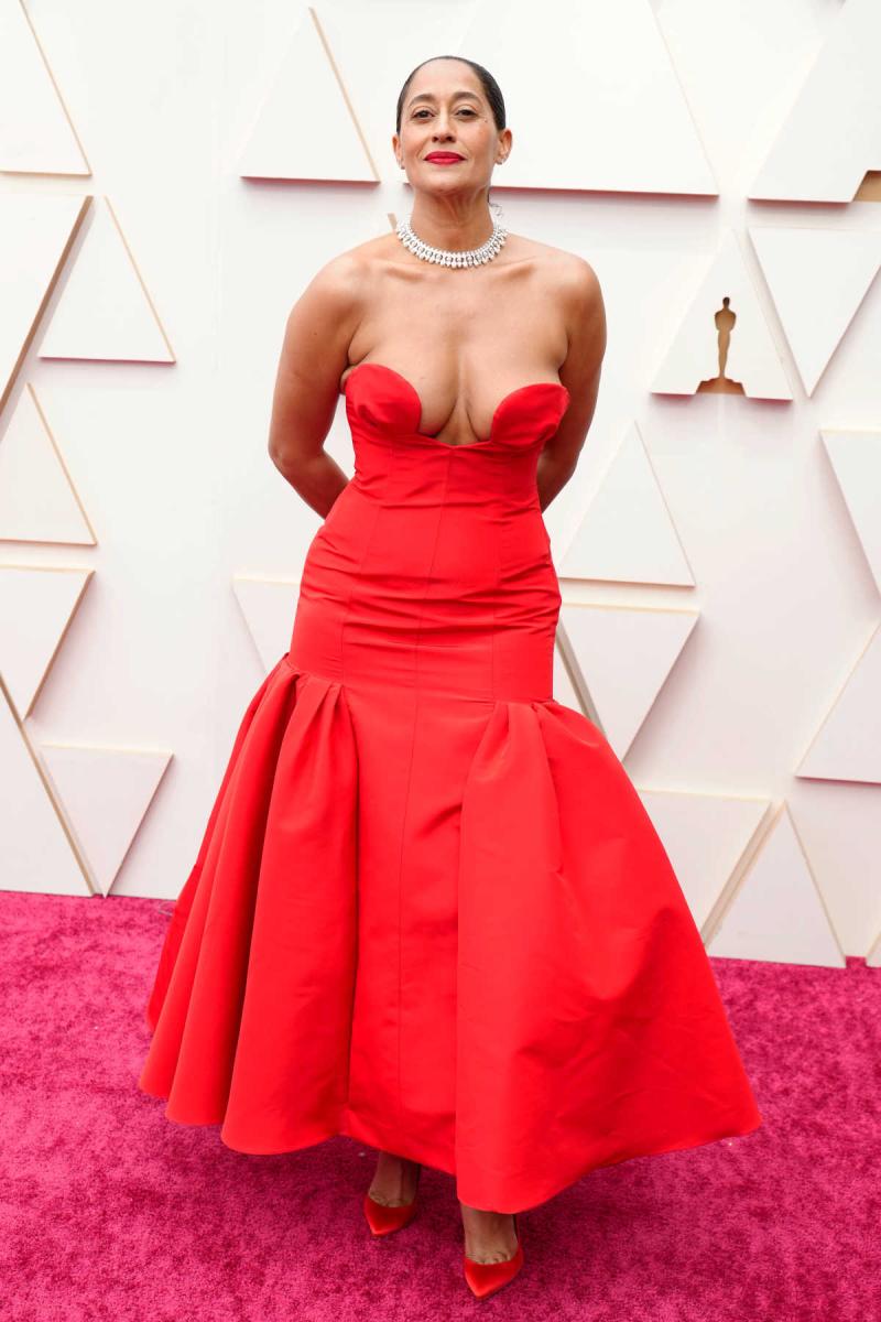 These Oscars Red Carpet Outfits Are So Bad, We Can't Stop Laughing - image 6