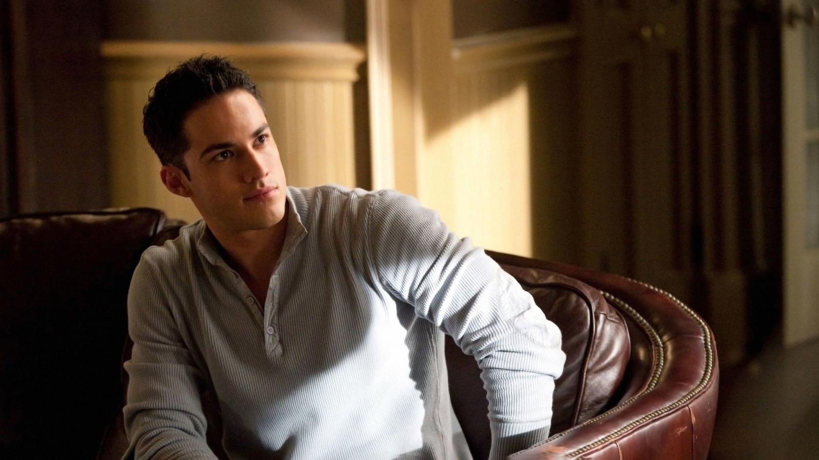 5 Vampire Diaries Characters Fans Would Happily Erase From Existence - image 4