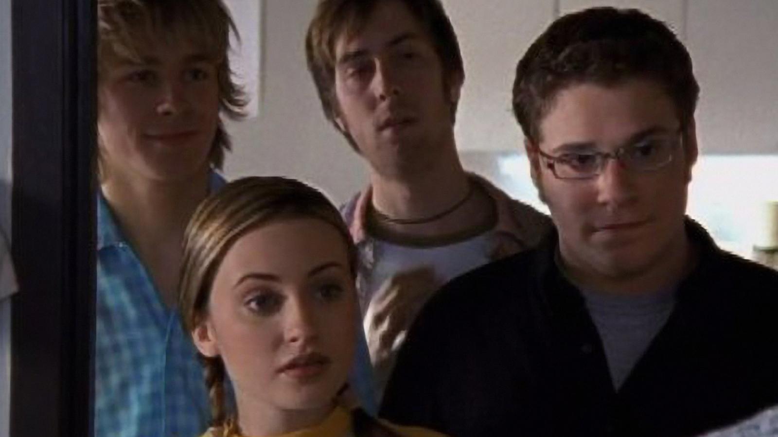 7 Lesser-known Sitcoms of the 2000s You Should Watch ASAP, Per Reddit - image 7