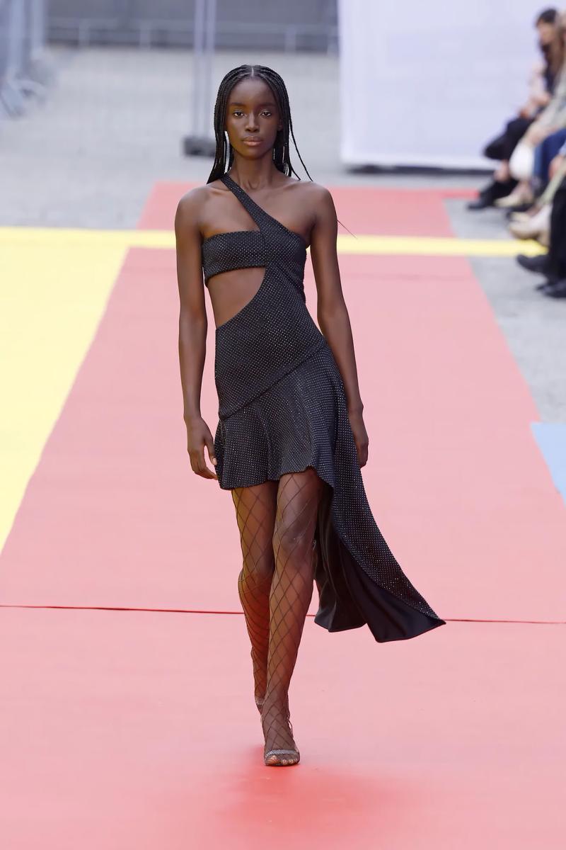 10 Spring-Summer 2023 Fashion Trends Straight From the Runway - image 5