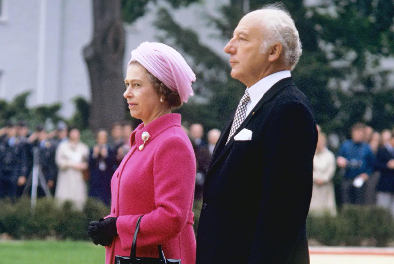 Here's Why Elizabeth II Always Wore Bright Colours - image 1