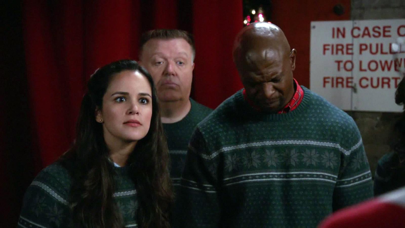 3 NBC Sitcoms With Best Christmas Episodes, Ranked by Fans - image 2