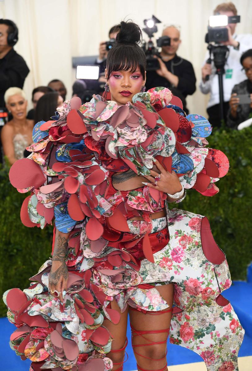 Ranking All 9 Rihanna's Met Gala Looks From Worst to Simply Iconic - image 8