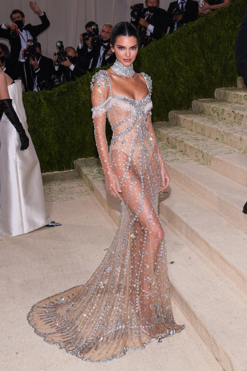 The 10 Iconic Met Gala Looks Reddit Can't Stop Obsessing About - image 2