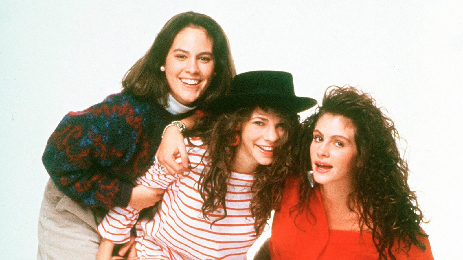 These 80s Rom-coms Got Reddit All Starry-Eyed: But Who Made It to #1? - image 1