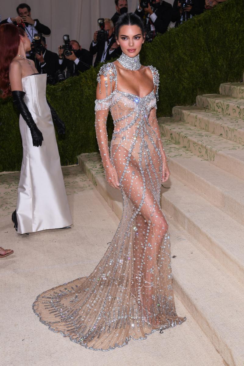 5 Kardashian Met Gala Looks That Were Truly Unparalleled (No, Seriously) - image 4