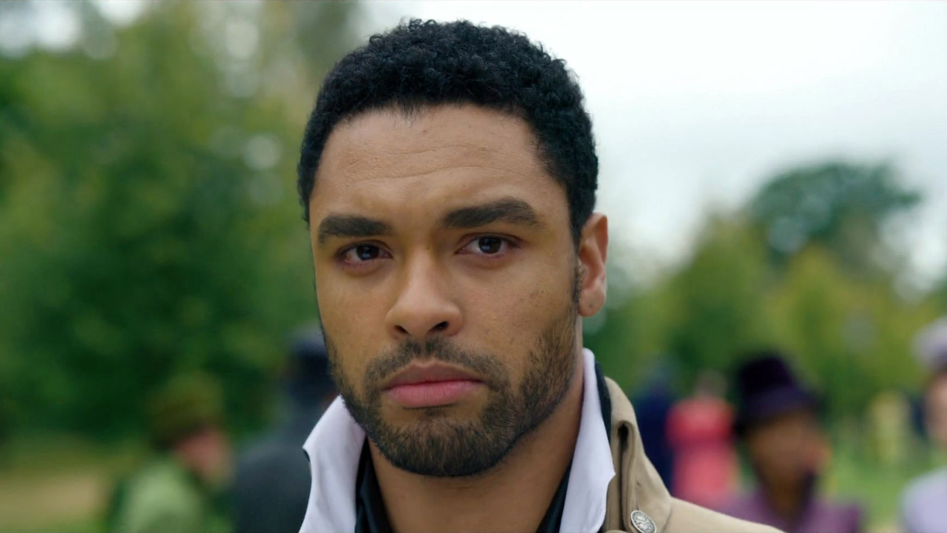 Regé-Jean Page Has Some Surprising Choice Words About Simon Basset